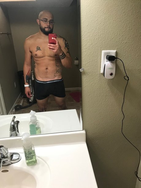 Foto desnuda filtrada de OnlyFans de Weirdone
