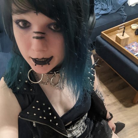 Foto desnuda filtrada de OnlyFans de Cinder Shade