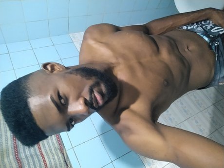 Foto desnuda filtrada de OnlyFans de Dadoboy