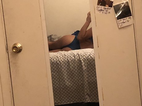 Foto desnuda filtrada de OnlyFans de Daddys Girl