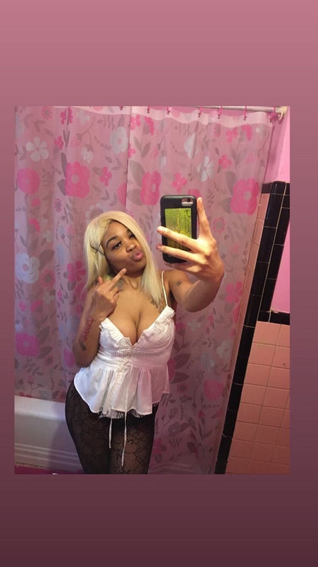 Foto desnuda filtrada de OnlyFans de Miss Pink Rose