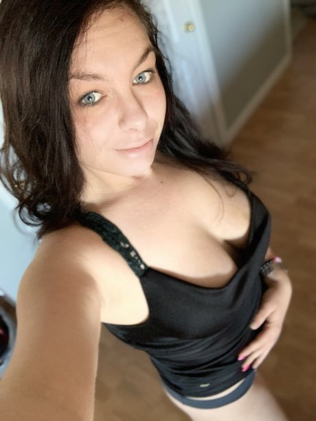 Foto desnuda filtrada de OnlyFans de Pink Lady 
