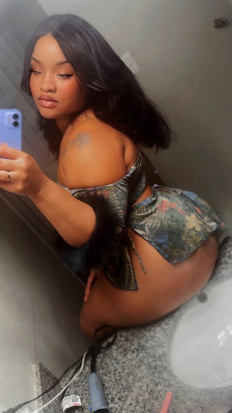 Foto desnuda filtrada de OnlyFans de Pinkii