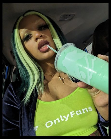 Foto desnuda filtrada de OnlyFans de Dime Davenport