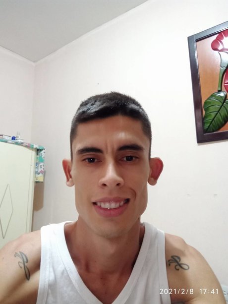 Foto desnuda filtrada de OnlyFans de Julian Camilo Marroquin