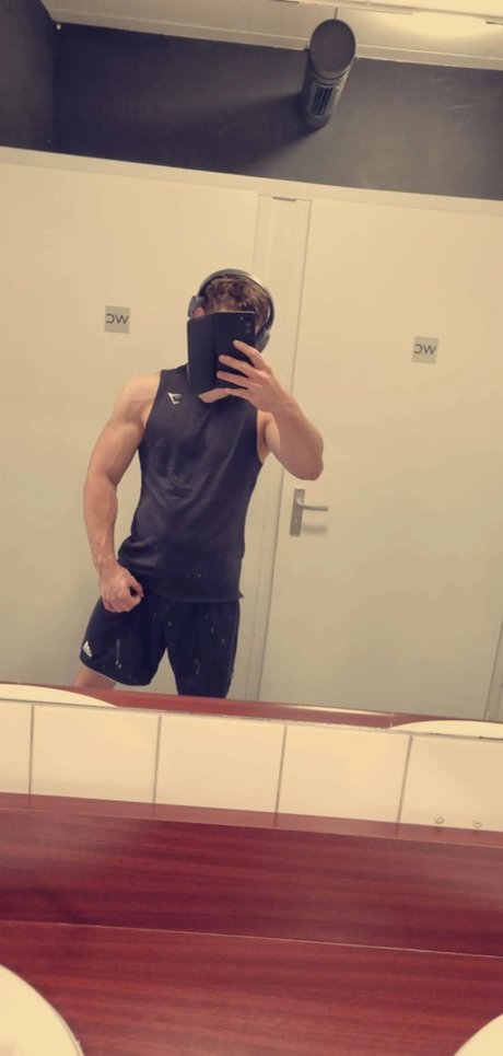 Foto desnuda filtrada de OnlyFans de Picashow1997