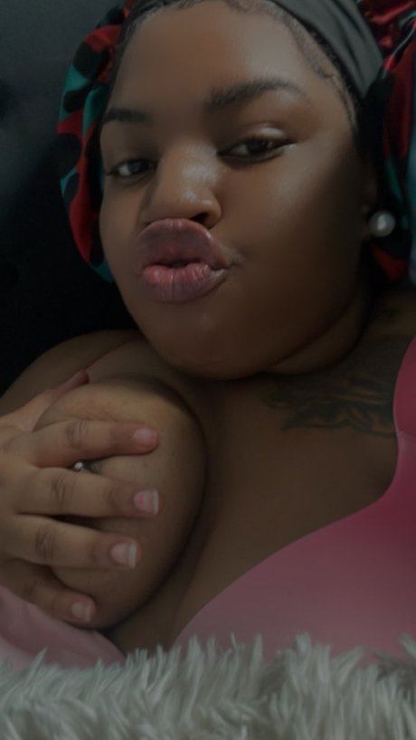 Foto desnuda filtrada de OnlyFans de Come Play W Me 