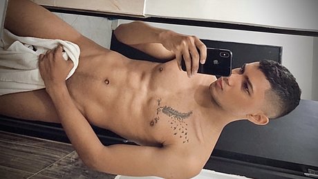 Foto desnuda filtrada de OnlyFans de Maicol Ramirez