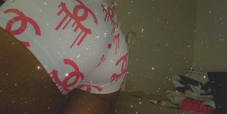 Foto desnuda filtrada de OnlyFans de Petitechclte