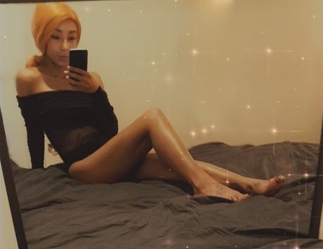 Foto desnuda filtrada de OnlyFans de Petite Beaute