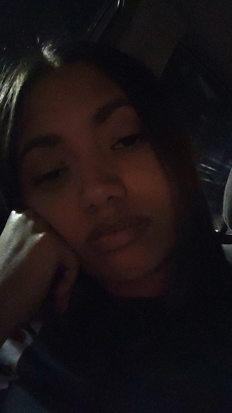 Foto desnuda filtrada de OnlyFans de Reynaa