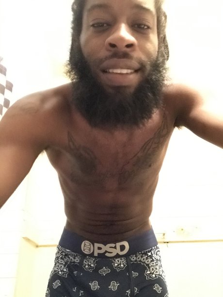 Foto desnuda filtrada de OnlyFans de Chocolate Snoop