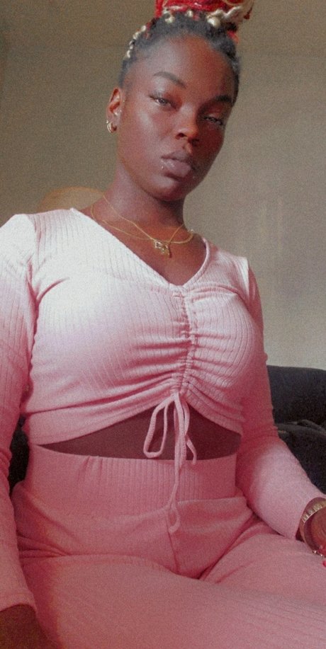 Foto desnuda filtrada de OnlyFans de Chocolatebabee69