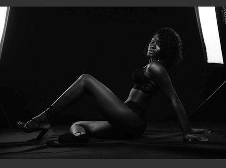 Foto desnuda filtrada de OnlyFans de Pixie Sky