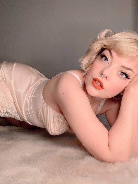 Foto desnuda filtrada de OnlyFans de Eve Gray Pixelminxfree