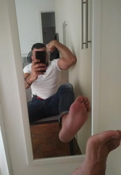 Foto desnuda filtrada de OnlyFans de Topgun Xl