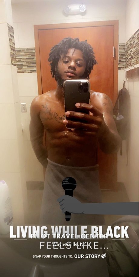 Foto desnuda filtrada de OnlyFans de B