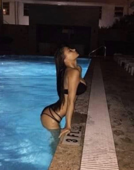 Foto desnuda filtrada de OnlyFans de Pinkymamii