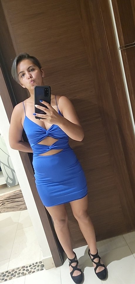 Foto desnuda filtrada de OnlyFans de Cinderella