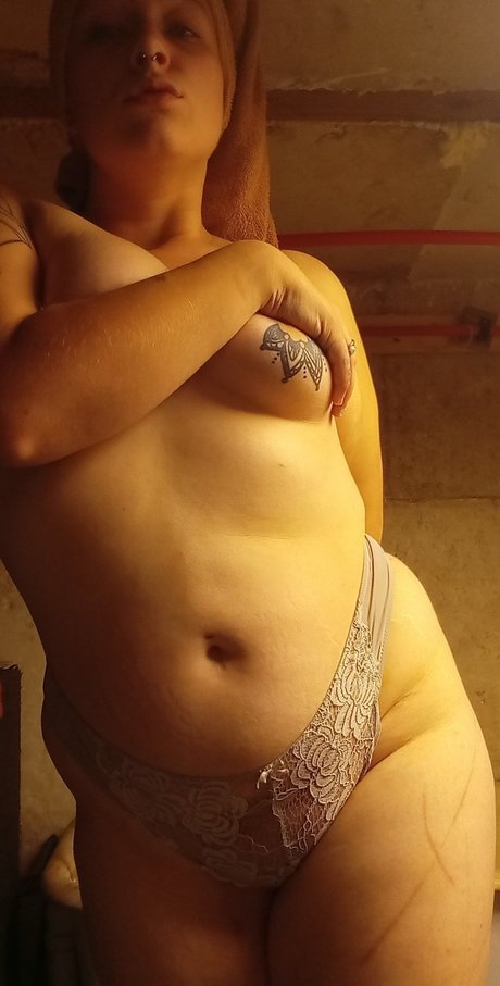 Foto desnuda filtrada de OnlyFans de Borderlineprincxxxs
