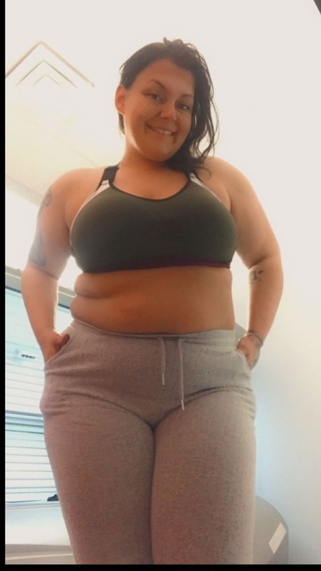 Foto desnuda filtrada de OnlyFans de Louisa
