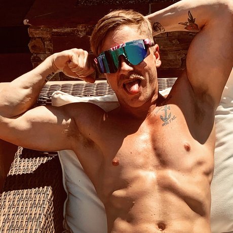 Foto desnuda filtrada de OnlyFans de Chris Blades
