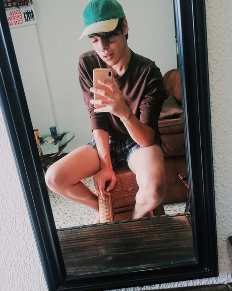 Foto desnuda filtrada de OnlyFans de Daniel Darez