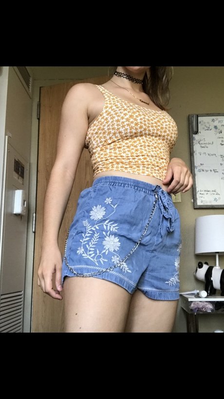 Foto desnuda filtrada de OnlyFans de Cori Pine