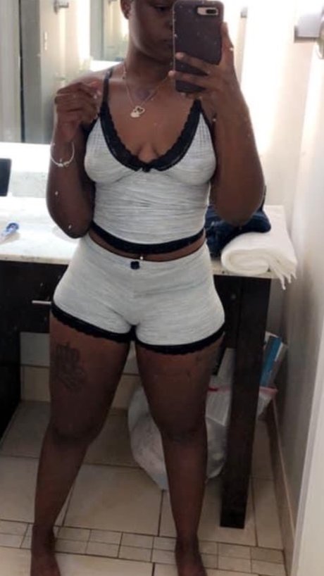 Foto desnuda filtrada de OnlyFans de Cherishkayy