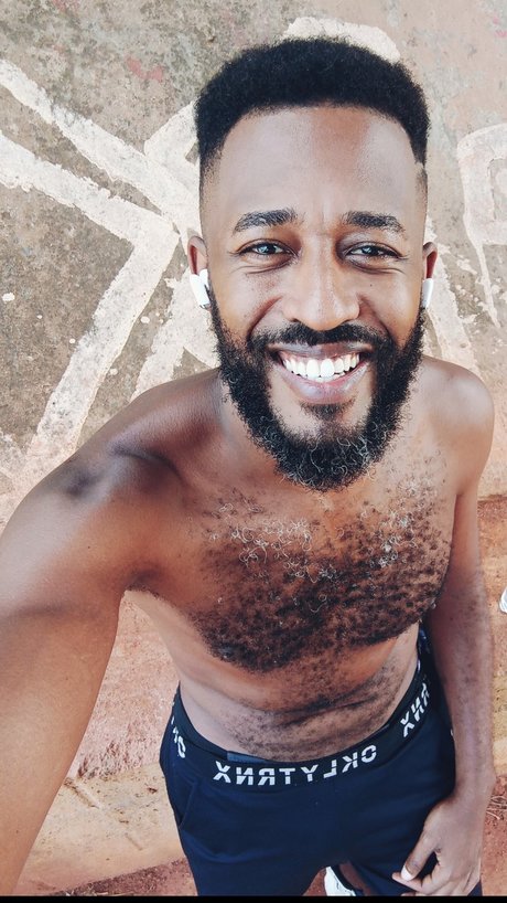 Foto desnuda filtrada de OnlyFans de Prettozl