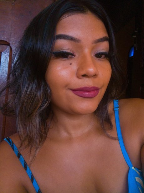 Foto desnuda filtrada de OnlyFans de Anne Caroline