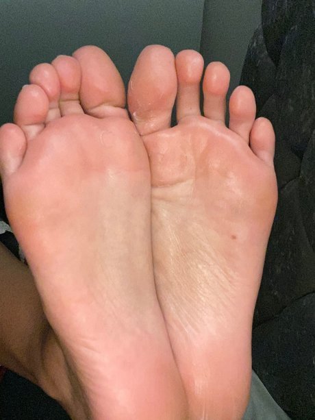 Foto desnuda filtrada de OnlyFans de Pretty Toes