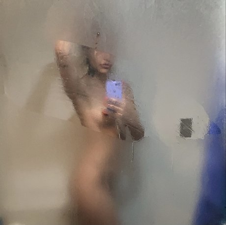Foto desnuda filtrada de OnlyFans de Pouty Girl