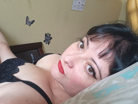 Foto desnuda filtrada de OnlyFans de Porcelaindoll