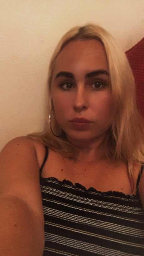 Foto desnuda filtrada de OnlyFans de Poppysjuicypeach