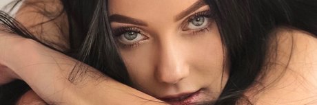 Foto desnuda filtrada de OnlyFans de Polly Pure