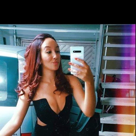 Foto desnuda filtrada de OnlyFans de Poliana Santiago