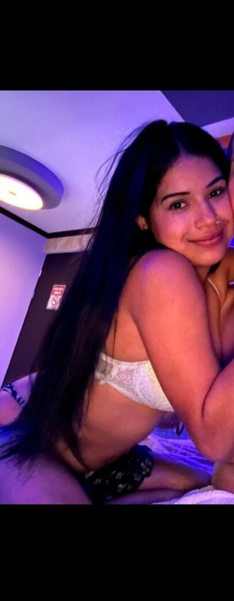 Foto desnuda filtrada de OnlyFans de Travelvids Xyz