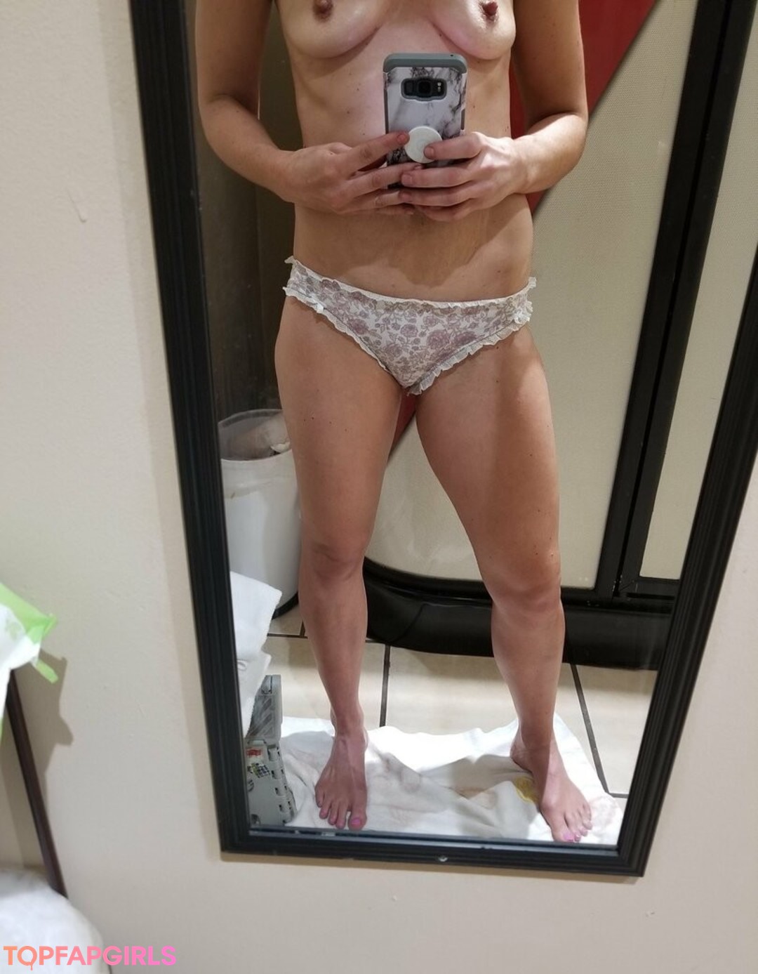 Foto desnuda filtrada de OnlyFans de Americanhousewife #26 Foto desnuda filtrada de OnlyFans de Americanhousewife #26