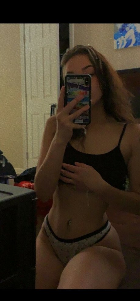 Foto desnuda filtrada de OnlyFans de Peachesandhxney