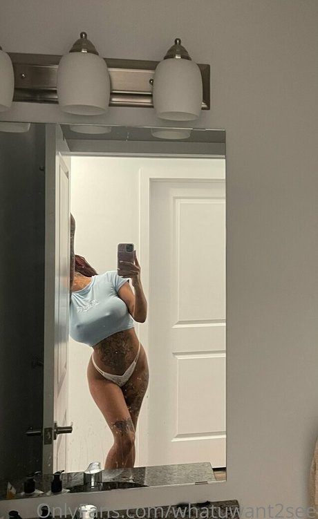 Foto desnuda filtrada de OnlyFans de Whatuwant2see