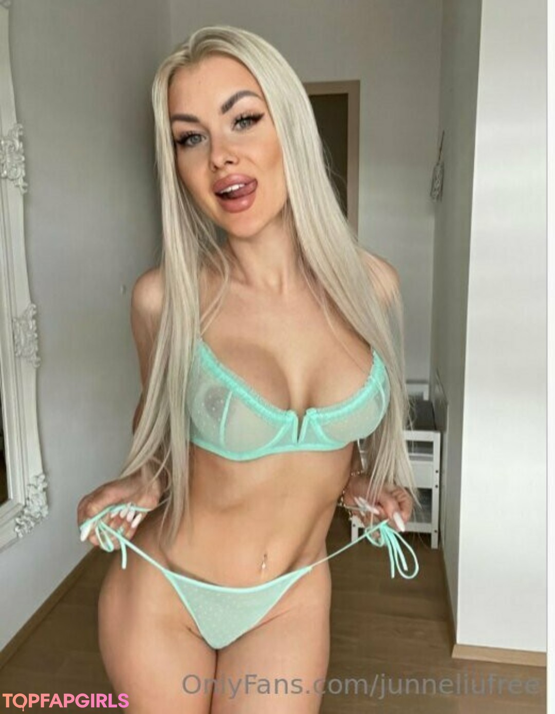 Foto desnuda filtrada de OnlyFans de Junneliufree #18 Foto desnuda filtrada de OnlyFans de Junneliufree #18