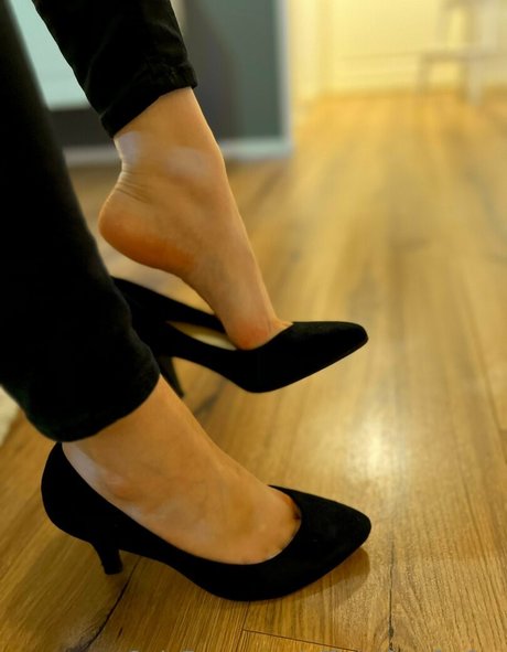 Foto desnuda filtrada de OnlyFans de Officialfeetforfun