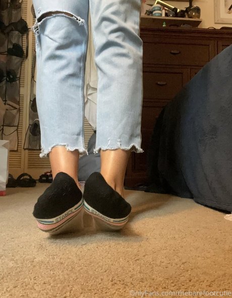 Foto desnuda filtrada de OnlyFans de Thebarefootcutie