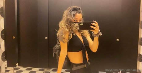 Foto desnuda filtrada de OnlyFans de Lolahalexo