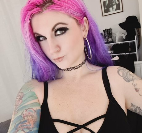 Foto desnuda filtrada de OnlyFans de Rogue