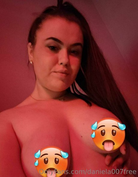 Foto desnuda filtrada de OnlyFans de Daniela007free