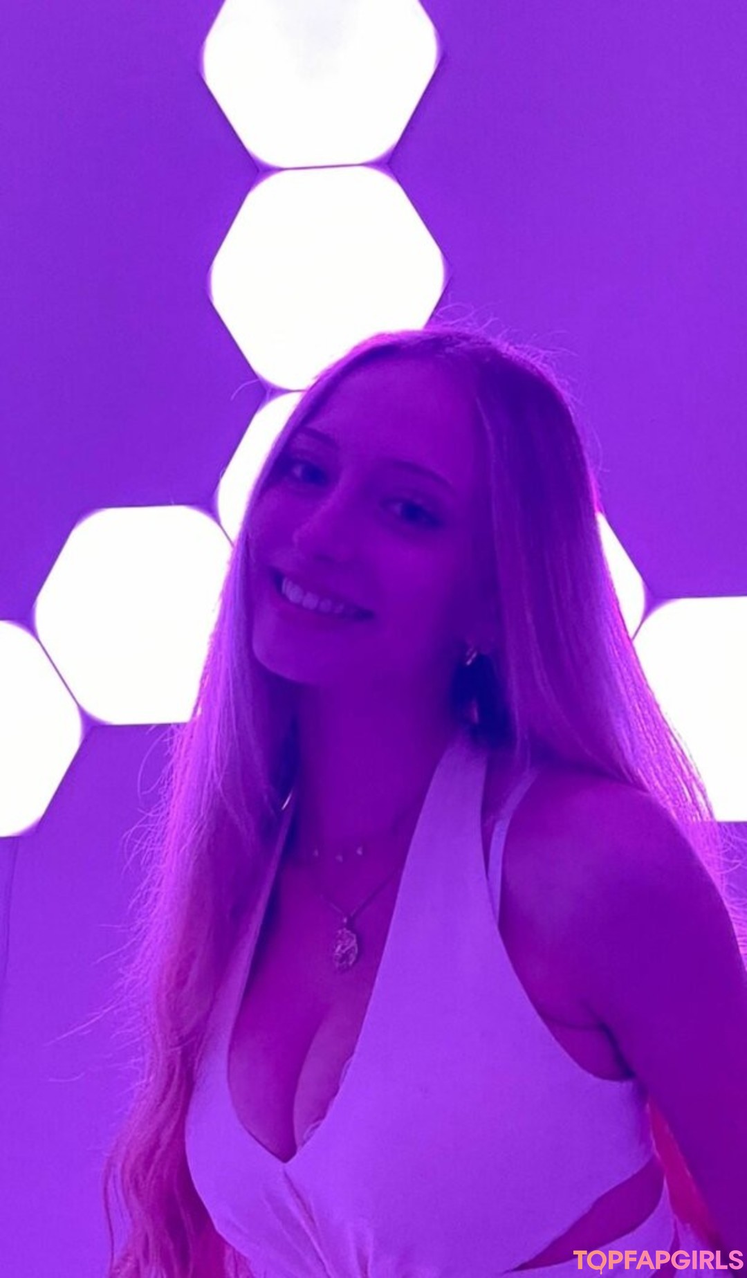 Foto desnuda filtrada de OnlyFans de Sophiailysm #75 Foto desnuda filtrada de OnlyFans de Sophiailysm #75