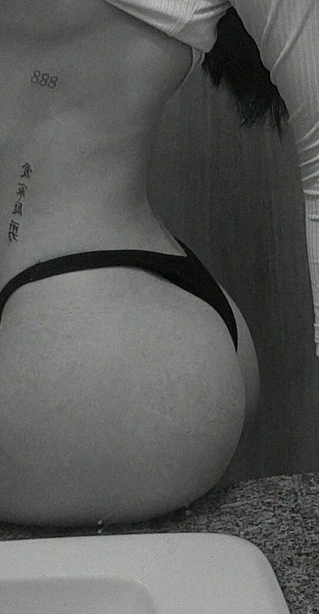 Foto desnuda filtrada de OnlyFans de Oliveiiranatt