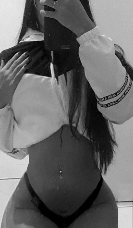 Foto desnuda filtrada de OnlyFans de Oliveiiranatt